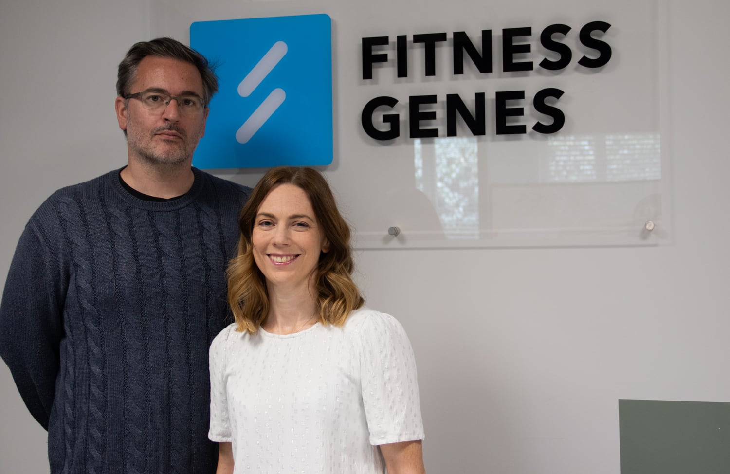 La dott.ssa Samantha Decombel e il dott. Stuart Grice, fondatori di FitnessGenes